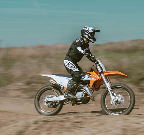 Fox Racing – история основания бренда мотоэкипировки