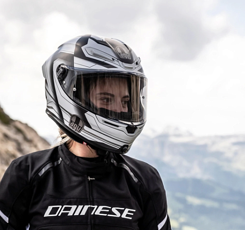 Dainese – история бренда и обзор мотоэкипировки Dainese